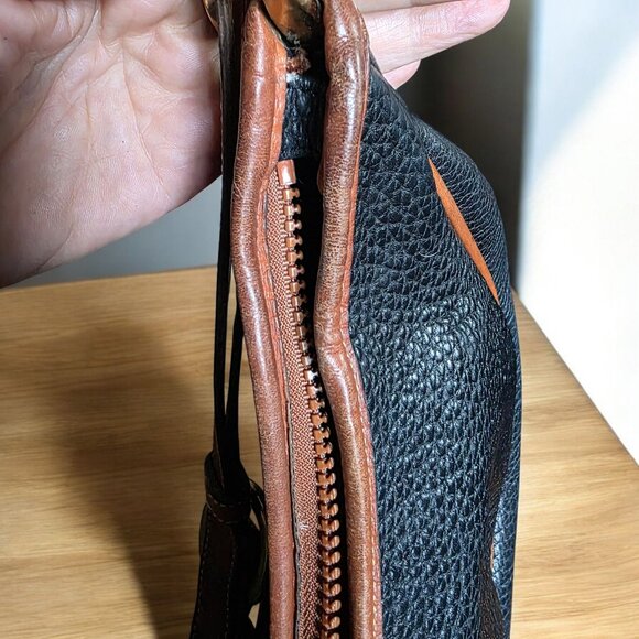 DOONEY & BOURKE VTG  80's All Weather Crescent Sac Leather Navy w British Tan - Picture 13 of 16